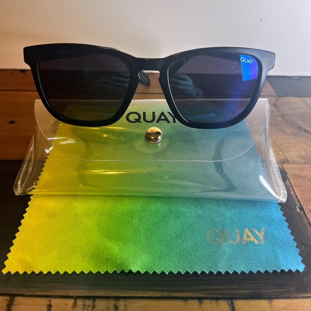 **Authentic Quay Australia Hardwire 54mm Sunglasses